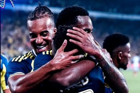 九游娱乐-包含穆古鲁扎回归赛场，连败首场状态亮眼，快船观众沸腾！的词条