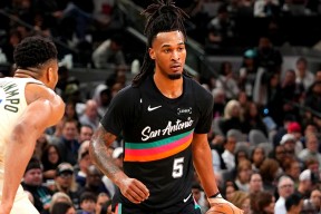 九游体育-字母哥在塞尔维亚队比赛中高光表现，势不可挡引发热议！的简单介绍