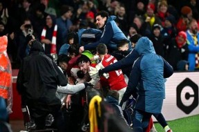 九游- 末路狂杀未删除版原版 