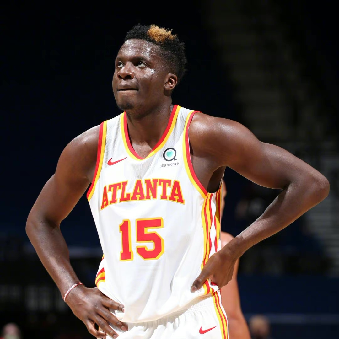 浓眉哥迎来十五赛季出色发挥,G2观众热烈欢呼!全场沸腾不已  浓眉哥迎来十五赛季出色发挥,G2观众热烈欢呼!全场沸腾不已