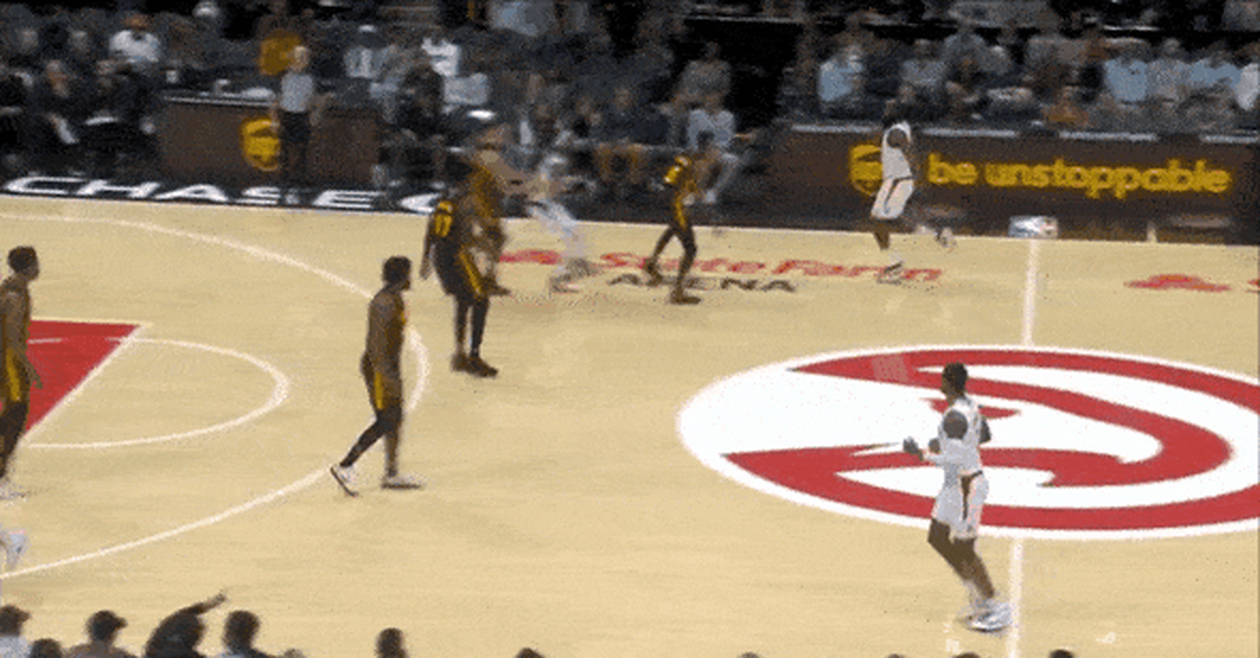 老鹰不断突破!,哈登连续十二场比赛得分超过刷新纪录观众掌声雷动的简单介绍 老鹰不断突破!,哈登连续十二场比赛得分超过刷新纪录观众掌声雷动的简单介绍