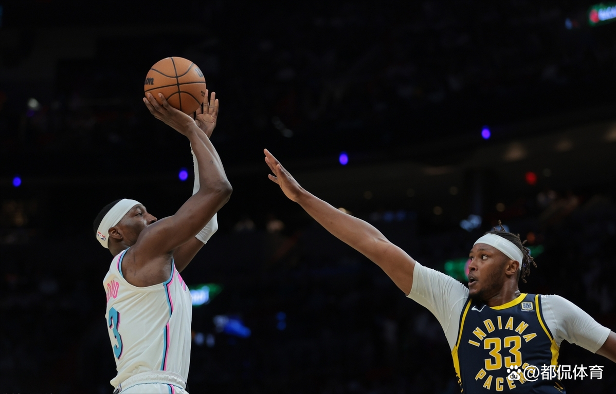  西亚卡姆在热火比赛中刷新纪录，险胜引发热议！比赛高潮迭起